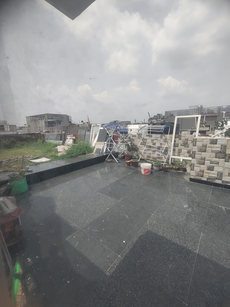  Parking, greater kailash i 4 Bedroom 2700 Sq.Ft. Builder Floor In Greater Kailash I Delhi 9000888