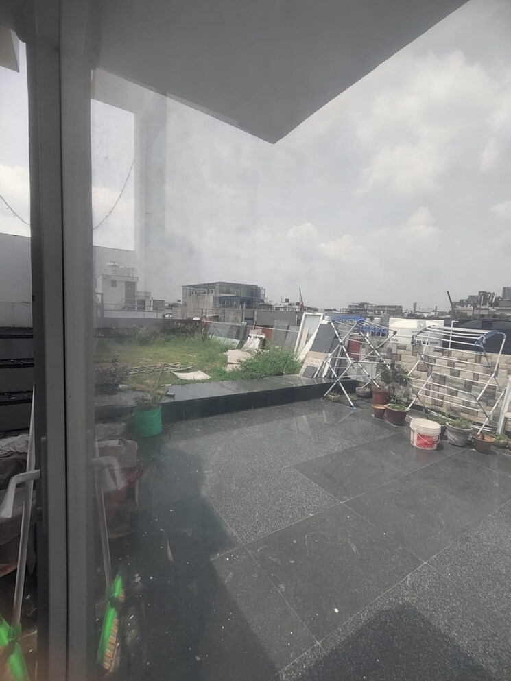  Parking, greater kailash i 4 Bedroom 2700 Sq.Ft. Builder Floor In Greater Kailash I Delhi 9000888