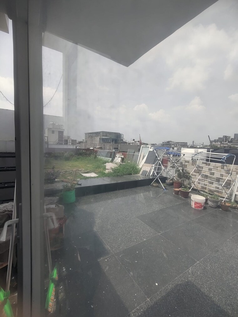  Parking, greater kailash i 4 Bedroom 2700 Sq.Ft. Builder Floor In Greater Kailash I Delhi 9000888