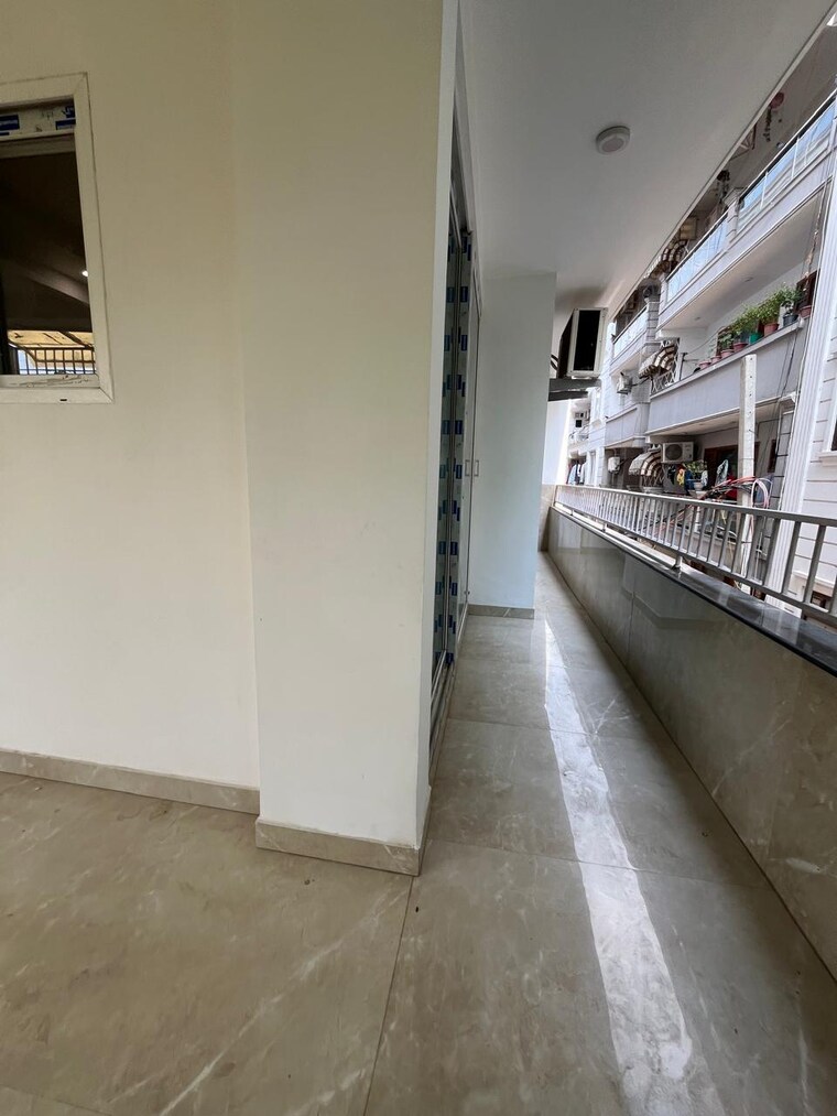 Balcony, vasant kunj enclave 3 Bedroom 110 Sq.Yd. Builder Floor In Vasant Kunj Enclave Delhi 9000941