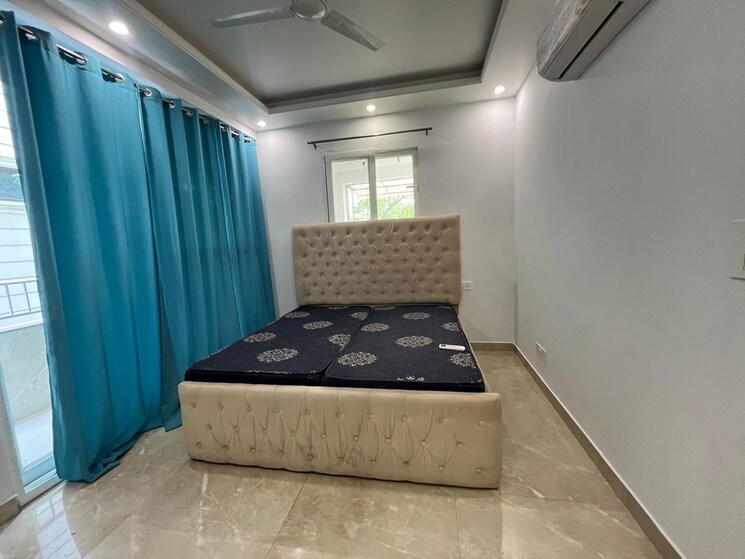 Bedroom, vasant kunj enclave 3 Bedroom 110 Sq.Yd. Builder Floor In Vasant Kunj Enclave Delhi 9000941