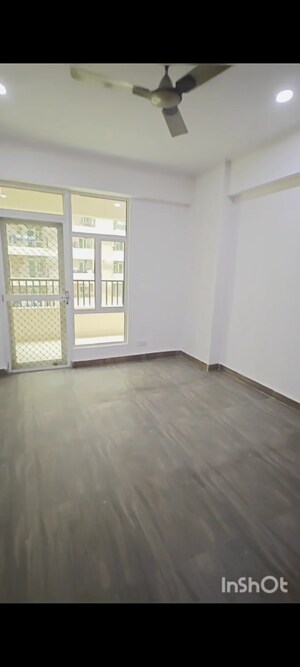 Room in 3 BHK Apartment at Gaur City 2 - 11th Avenue, Sector 16c Greater Noida – for Sale