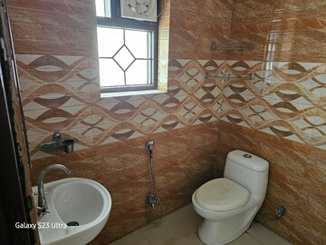 Attached Bathroom in 2 BHK Builder Floor at Sector 45 – for Rent
