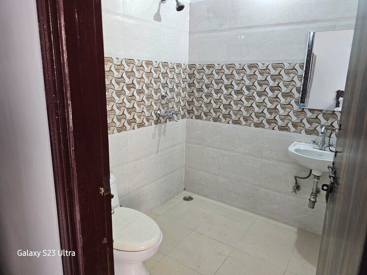 Bathroom, sector 45 2 Bedroom 1400 Sq.Ft. Builder Floor In Sector 45 Gurgaon 9000955