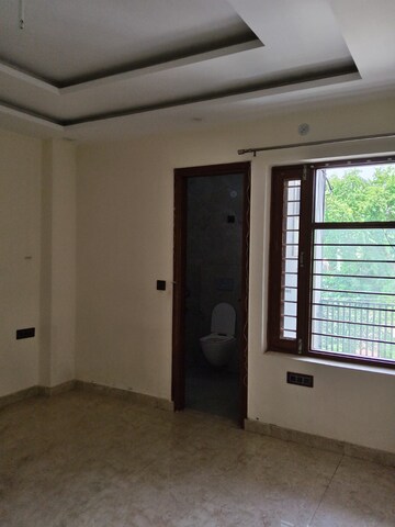 Room in 3 BHK Builder Floor at New Industrial Township 1 – for Sale
