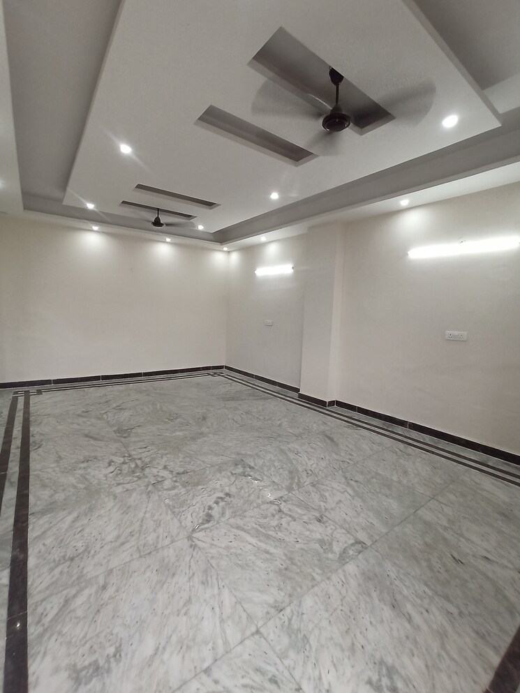 undefined, sector 116 3.5 Bedroom 2500 Sq.Ft. Independent House In Sector 116 Noida 9000966