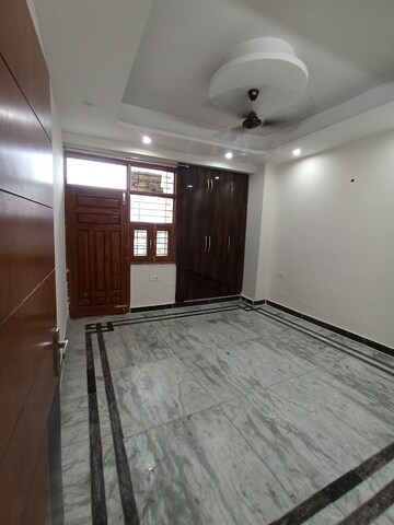 Staircase in 3.5 BHK Independent House at Sector 116 – for Rent