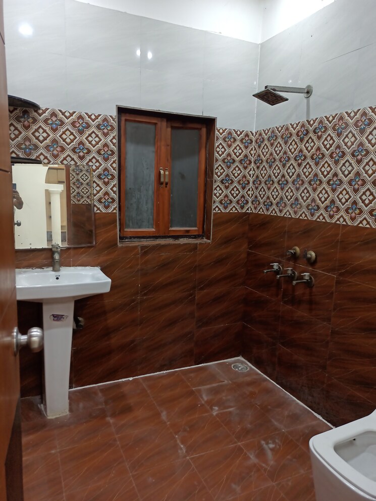 undefined, sector 116 3.5 Bedroom 2500 Sq.Ft. Independent House In Sector 116 Noida 9000966