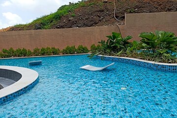 Swimming Pool in 2 BHK Apartment at Kanakia Silicon Valley, Powai – for Rent