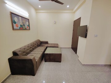 Living Room in 2 BHK Builder Floor at South City 1 – for Rent