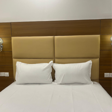  Pg For Rent in Dlf City Phase 3
