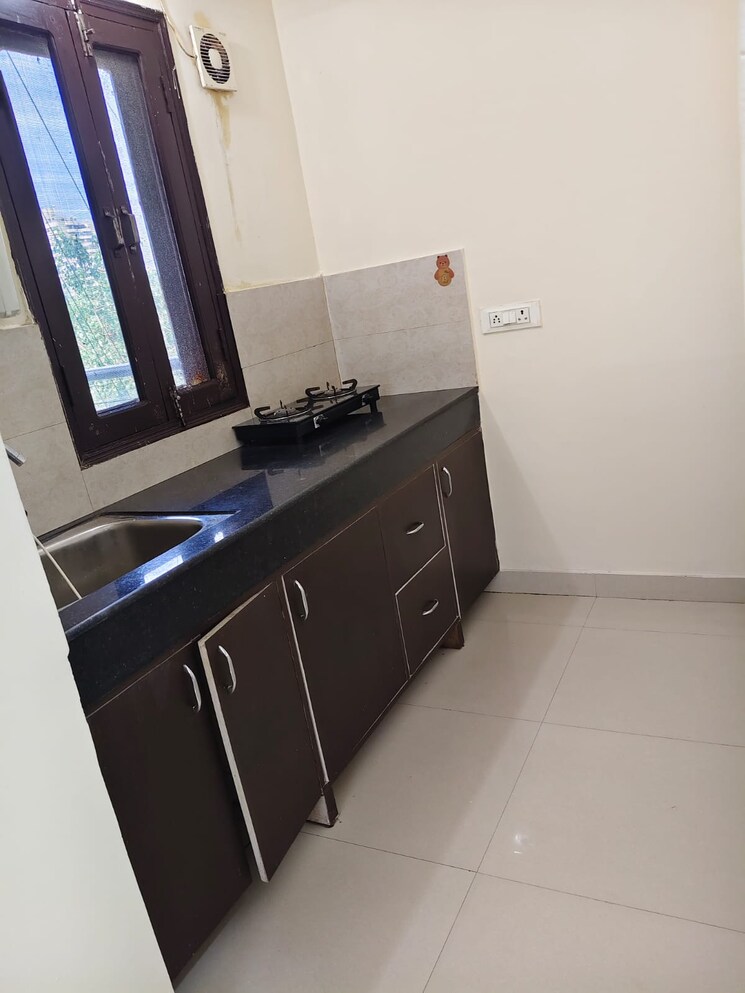 Kitchen, sector 45 1 Bedroom 450 Sq.Ft. Builder Floor In Sector 45 Gurgaon 9001001