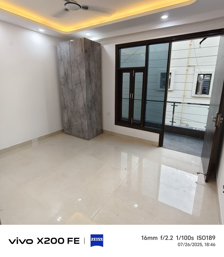 Room, hargobind enclave 2 Bedroom 80 Sq.Yd. Builder Floor In Hargobind Enclave Delhi 9001015