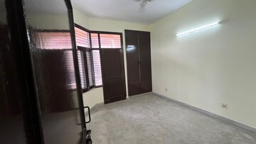 Room in 3 BHK Apartment at Sector 15 ii – for Rent