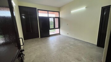 Room in 3 BHK Apartment at Sector 15 ii – for Rent