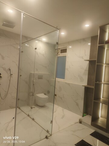 Bathroom in 4 BHK Apartment at DLF The Camellias, Sector 42 – for Rent