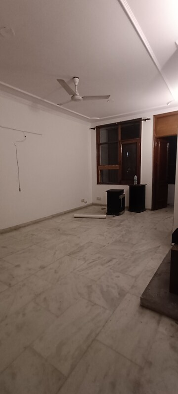 Room in 1.5 BHK Builder Floor at Kalkaji – for Rent