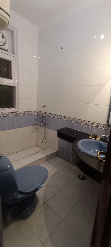 Bathroom in 1.5 BHK Builder Floor at Kalkaji – for Rent