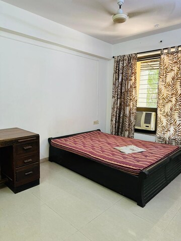 Bedroom in 2 BHK Apartment at Sindhi Society, Chembur – for Rent