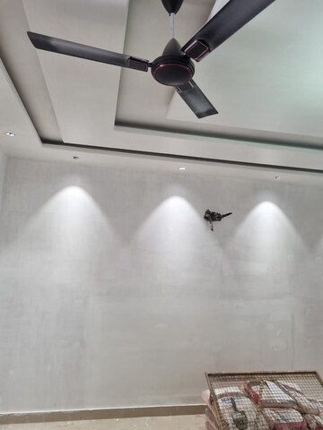 Furnished Amenities in 2 BHK Builder Floor at Sainik Colony – for Sale