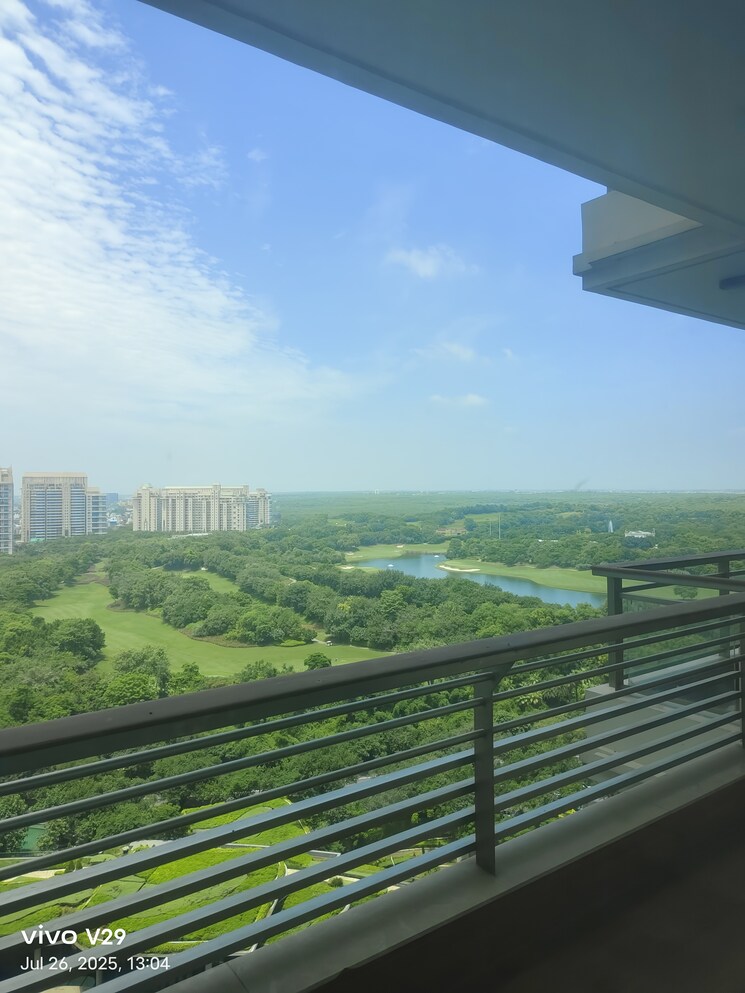 Garden, dlf-the-camellias 4 Bedroom 7400 Sq.Ft. Apartment In Sector 42 Gurgaon 9001054