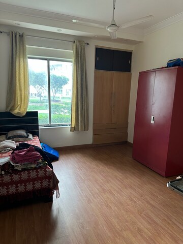 Bedroom in 4 BHK Apartment at Parsvnath Exotica, Sector 53 – for Sale