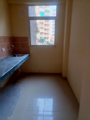 Room in 3 BHK Apartment at Conscient Habitat Residences, Sector 78 – for Sale