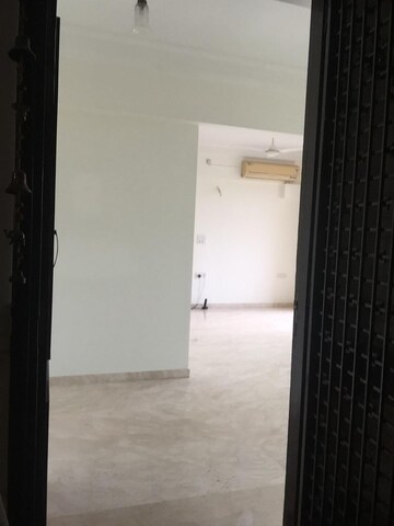 Room in 2 BHK Apartment at Hiranandani Estate Fiona, Ghodbunder Road – for Rent