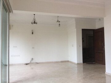 Room in 2 BHK Apartment at Hiranandani Estate Fiona, Ghodbunder Road – for Rent