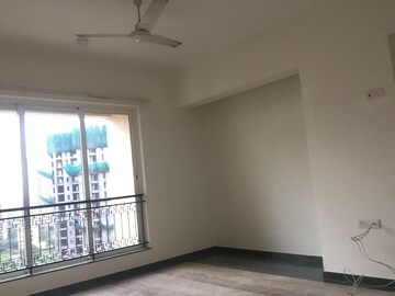 Room in 2 BHK Apartment at Hiranandani Estate Fiona, Ghodbunder Road – for Rent
