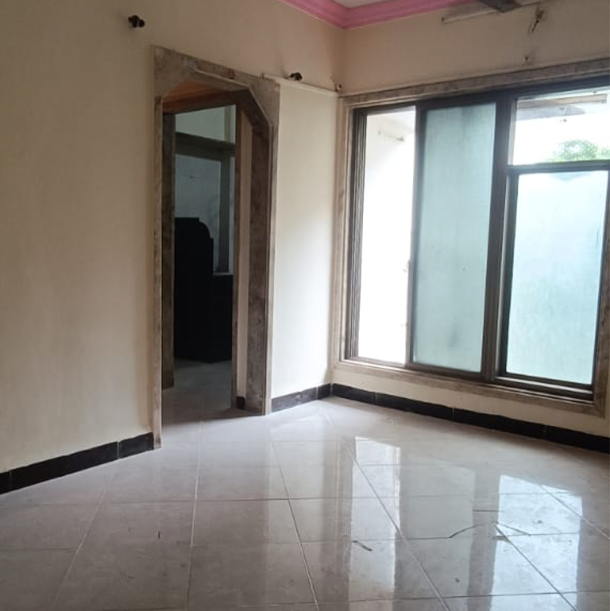 2 BHK 550 Sq.Ft. Apartment in Eden Rose Apartment
