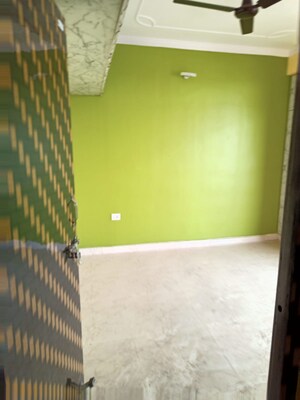 Room in 3 BHK Apartment at Vashisht Heights, Sector 87 – for Sale