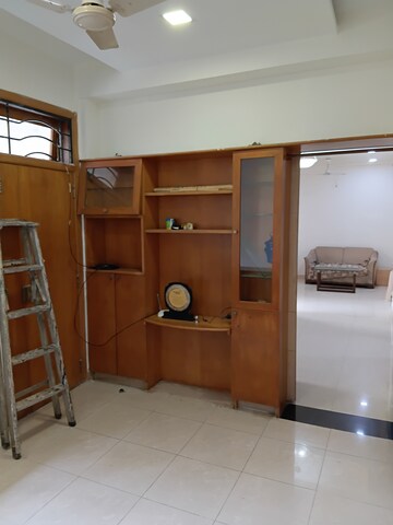 Furnished Amenities in 3 BHK Apartment at Neelam CHS Dadar, Dadar East – for Rent