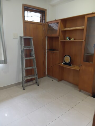 Furnished Amenities in 3 BHK Apartment at Neelam CHS Dadar, Dadar East – for Rent