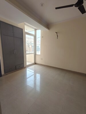 Furnished Amenities in 3 BHK Apartment at Vaishali Sector 4 – for Sale