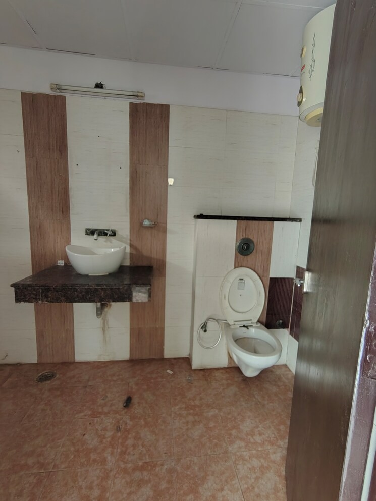 Bathroom, vaishali sector 4 3 Bedroom 2150 Sq.Ft. Apartment In Vaishali Sector 4 Ghaziabad 9001172