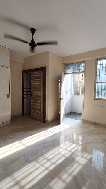 Room in 2 BHK Builder Floor at Dwarka Mor – for Rent