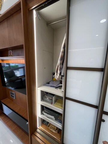 Furnished Amenities in 2 BHK Apartment at Viman Nagar – for Rent