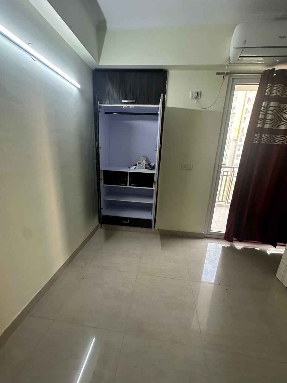 3 BHK + Pooja Room,Servant Room,Study Room,Extra Room Apartment For Rent in Orris Aster Court