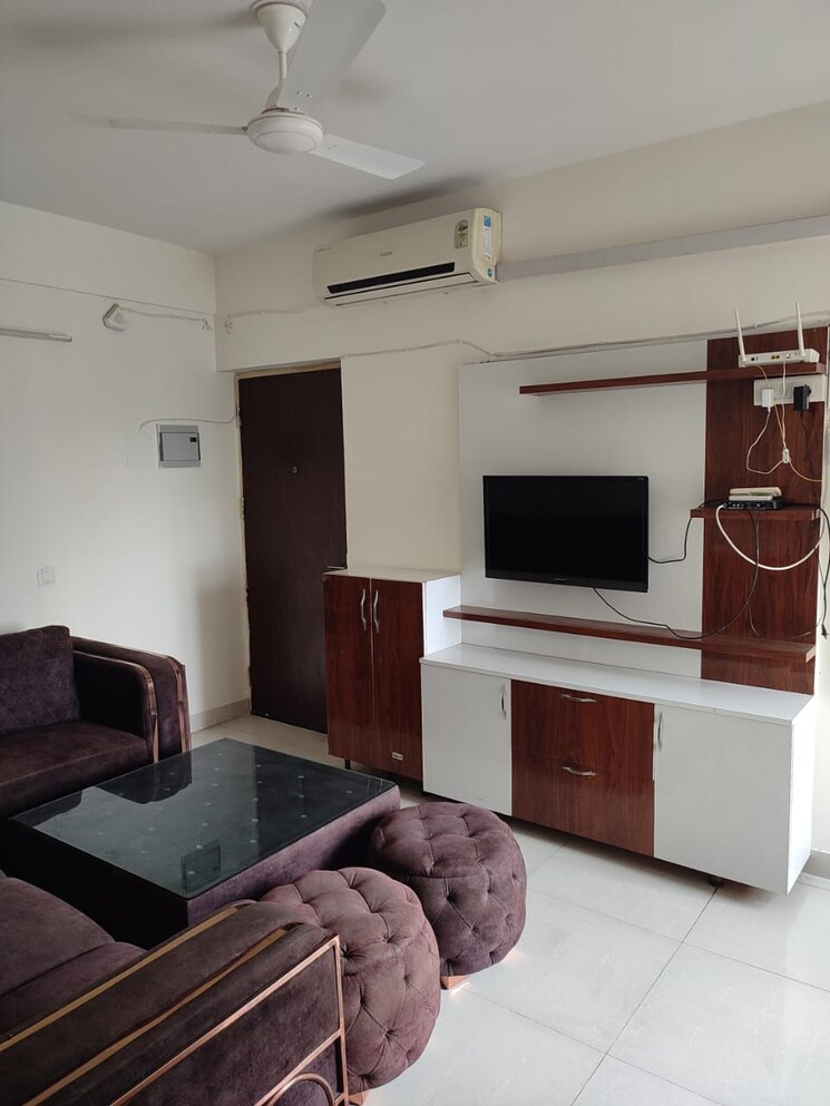 Living Room, shree-vardhman-green-court 2 Bedroom 626 Sq.Ft. Apartment In Sector 90 Gurgaon 9001304