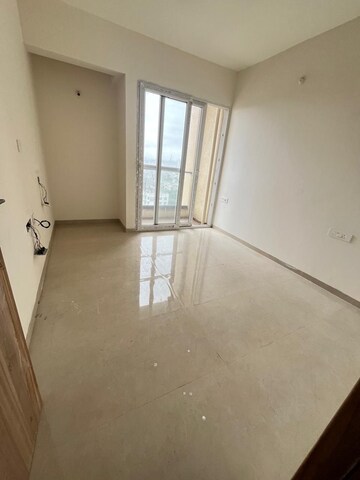 Room in 2 BHK Apartment at Eka Elitas, Kothrud – for Rent