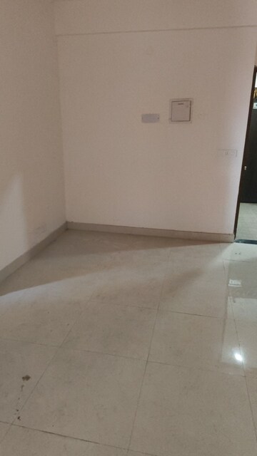 Room in 2 BHK Apartment at Signature Global The Roselia, Sector 95a – for Rent
