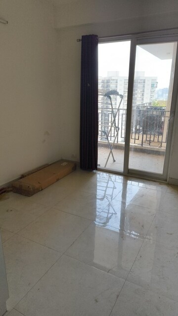 Room in 2 BHK Apartment at Signature Global The Roselia, Sector 95a – for Rent