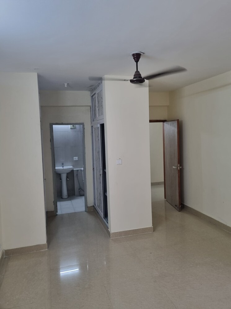 Bathroom, sector 19b dwarka 3 Bedroom 1850 Sq.Ft. Apartment In Sector 19b Dwarka Delhi 9001342