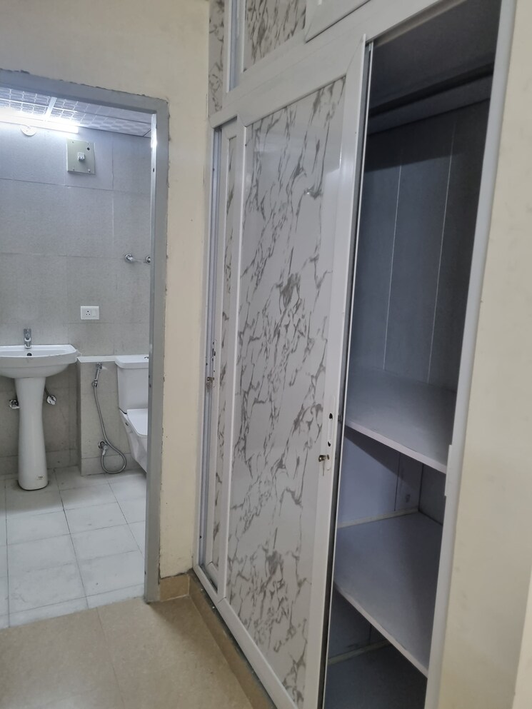 Attached Bathroom, sector 19b dwarka 3 Bedroom 1850 Sq.Ft. Apartment In Sector 19b Dwarka Delhi 9001342