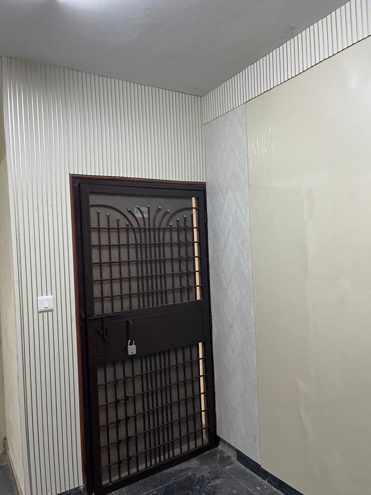 Other, sector 19b dwarka 3 Bedroom 1850 Sq.Ft. Apartment In Sector 19b Dwarka Delhi 9001342