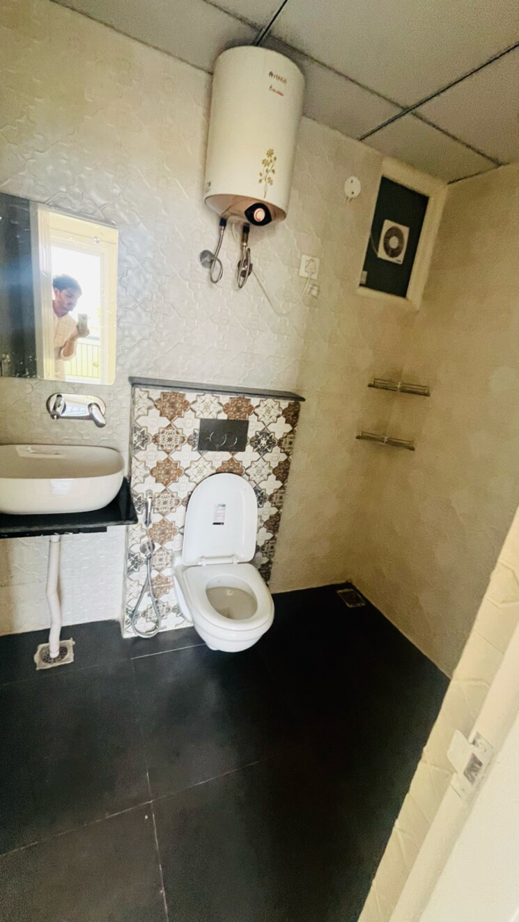 Bathroom, maxxus-elanza 3 Bedroom 1710 Sq.Ft. Apartment In Nagla Road Zirakpur 9001376