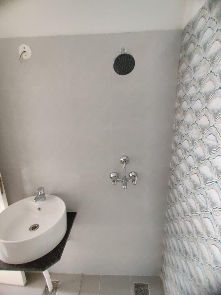 Attached Bathroom, sushma-valencia 3 Bedroom 1800 Sq.Ft. Apartment In Nagla Road Zirakpur 9001427