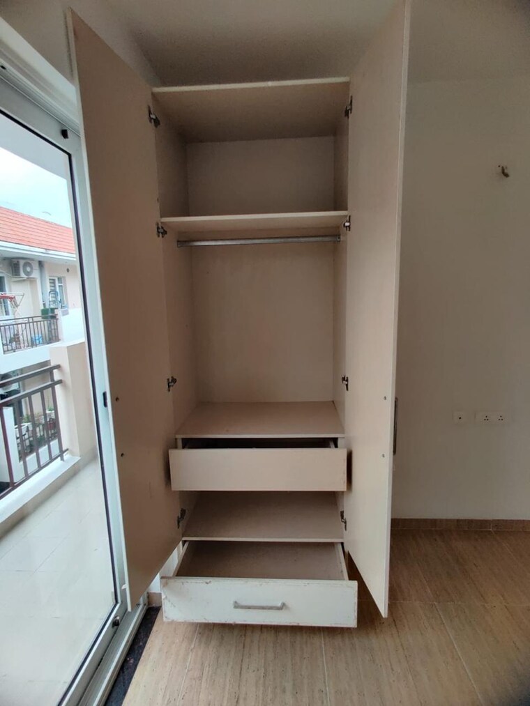 Room, sushma-valencia 3 Bedroom 1800 Sq.Ft. Apartment In Nagla Road Zirakpur 9001427