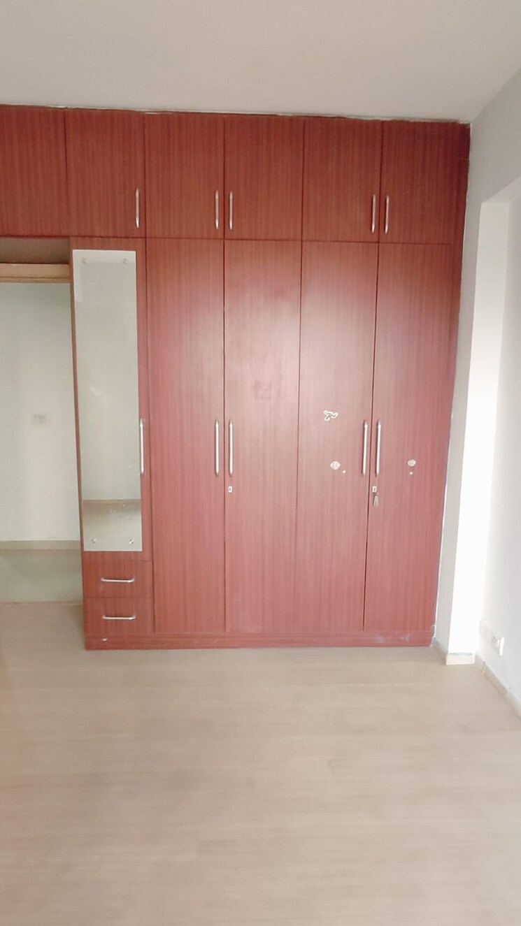 Room, dlf-new-town-heights-ii 4 Bedroom 2356 Sq.Ft. Apartment In Sector 86 Gurgaon 9001373